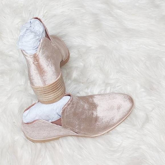 NEW DOLCE VITA Rose Velvet Booties 7.5 - Picture 3 of 5
